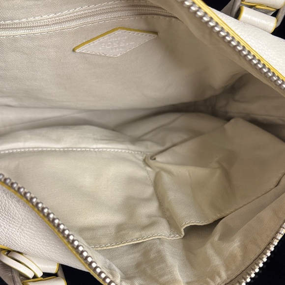 Fossil Soft Leather Cream Shoulder Bag - Picture 7 of 8